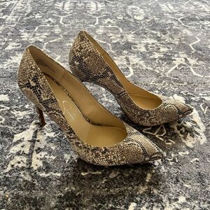 Jessica Simpson Brown and Black Heels Elegant Design